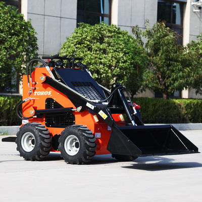 OEM Eficiência Energética Pequeno Stand On Skid Steer Equipamento Velocidade de Viagem 2-4Mph